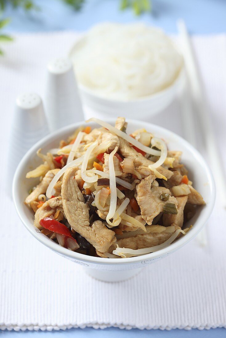 Stir-fried beef with sprouts (China)