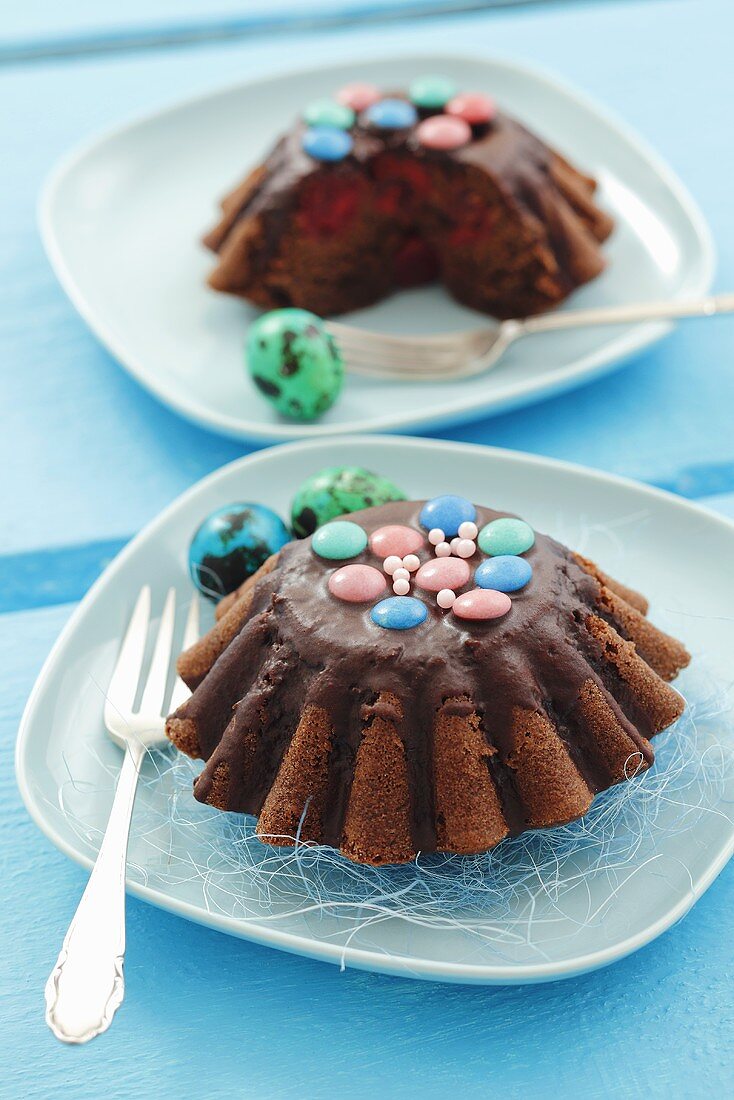 Small chocolate cakes with chocolate beans for Easter