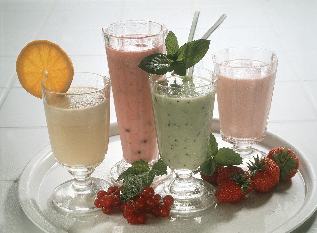 Vier Sommermilchshakes