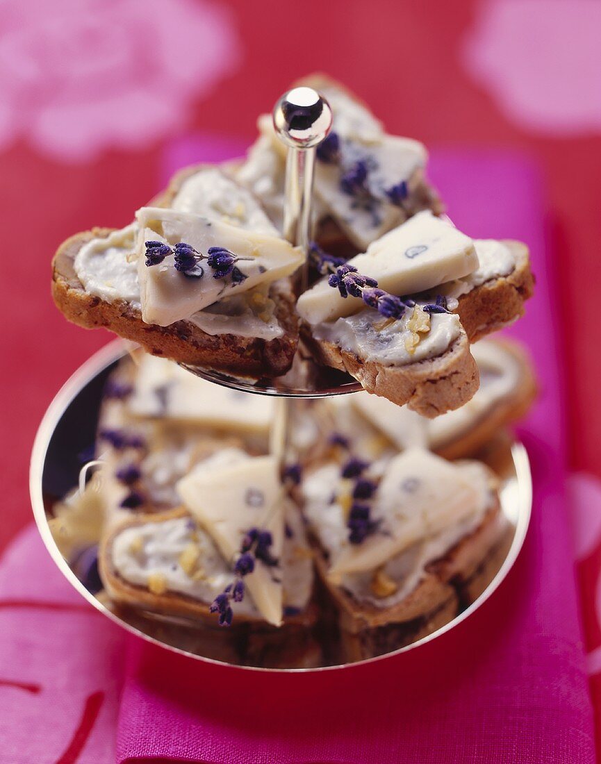 Gorgonzola spread with lavender flowers on toasted walnut bread