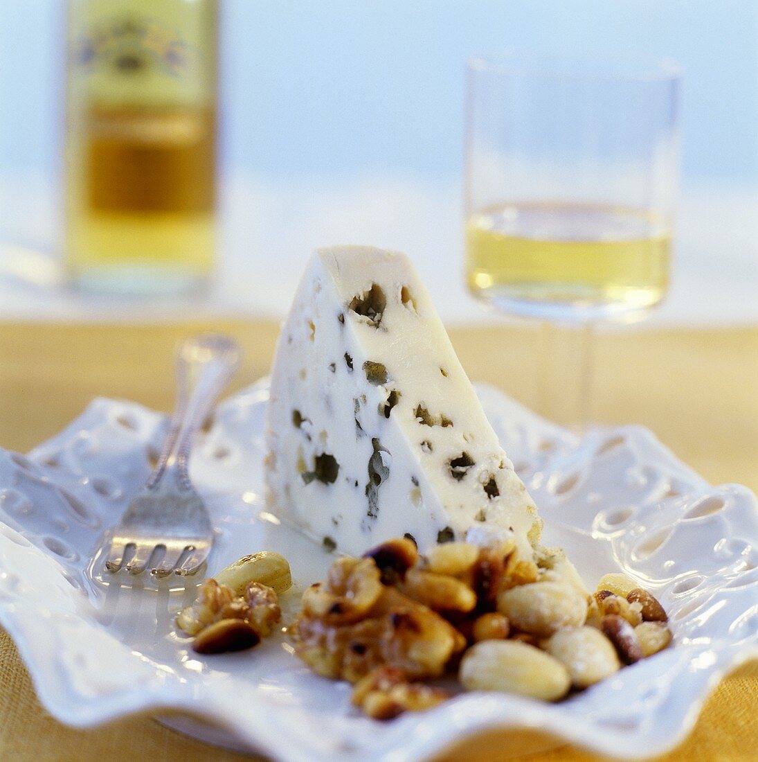 Roquefort with punch and roasted nuts