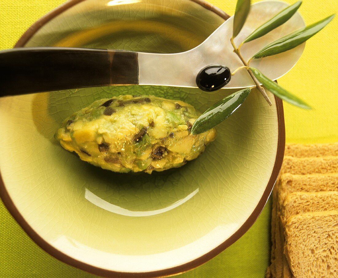 Avocado and olive tartare