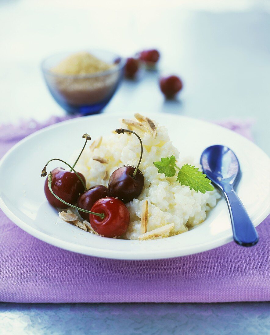 Rice pudding with almonds and cherries
