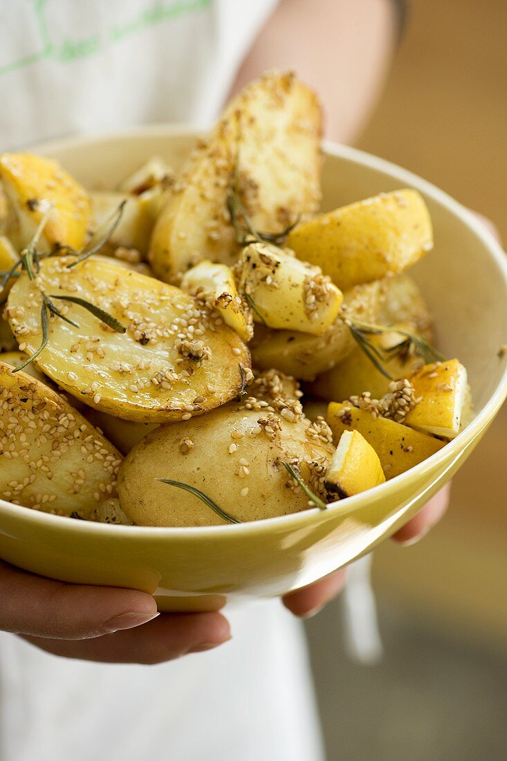 Sesame potatoes with lemon and rosemary