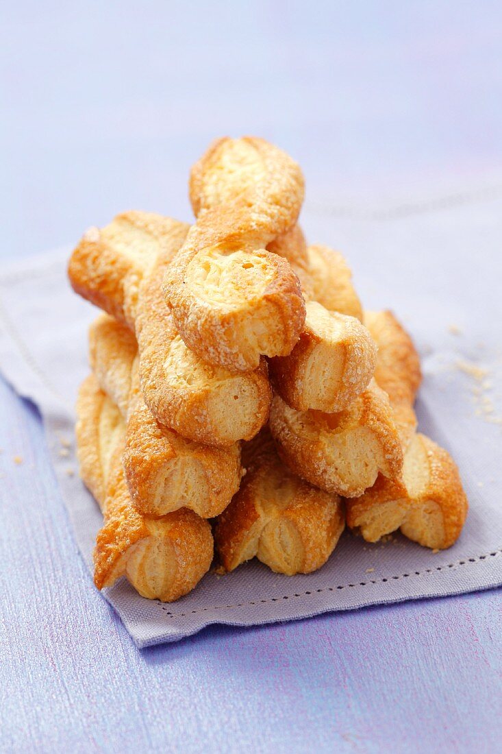 Sweet puff pastry straws