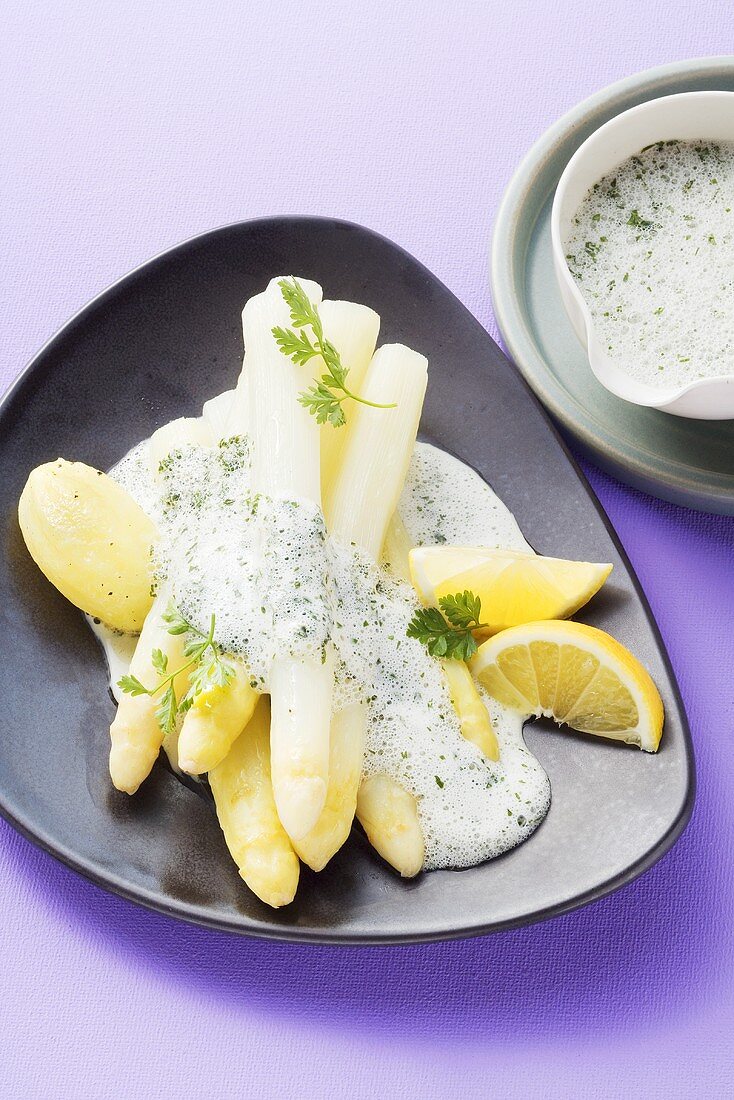 Asparagus with chervil foam