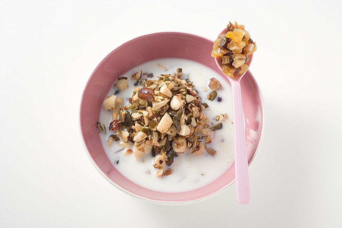 Dried fruit muesli with toasted nuts