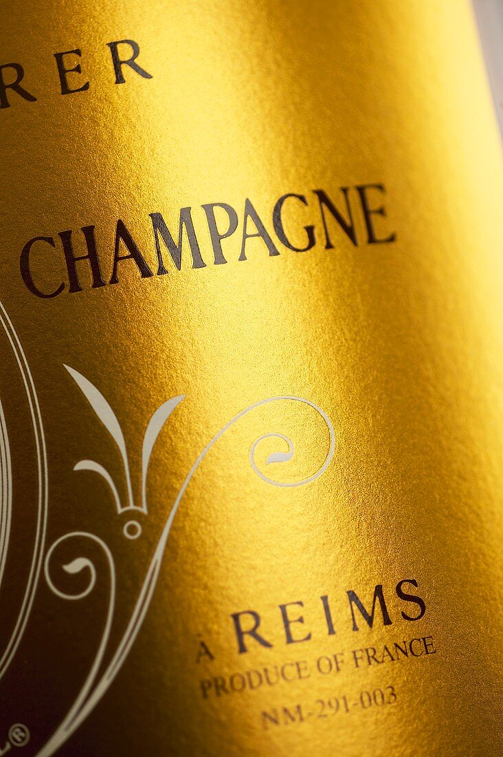 Detail einer Champagnerflasche Roederer Cristal Millenium