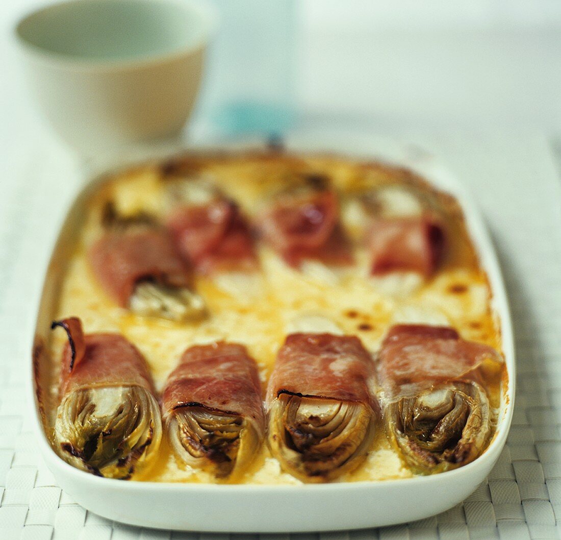 Chicory gratin with cooked ham