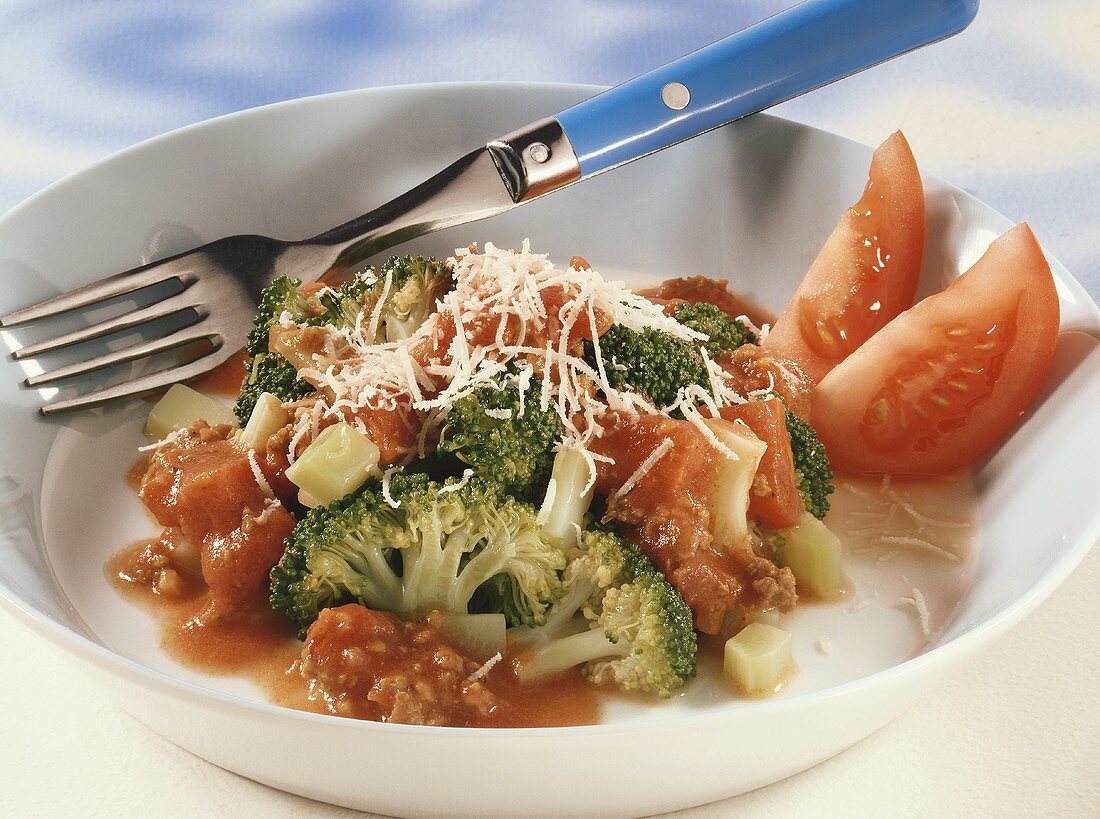 Pan-cooked mince and broccoli dish