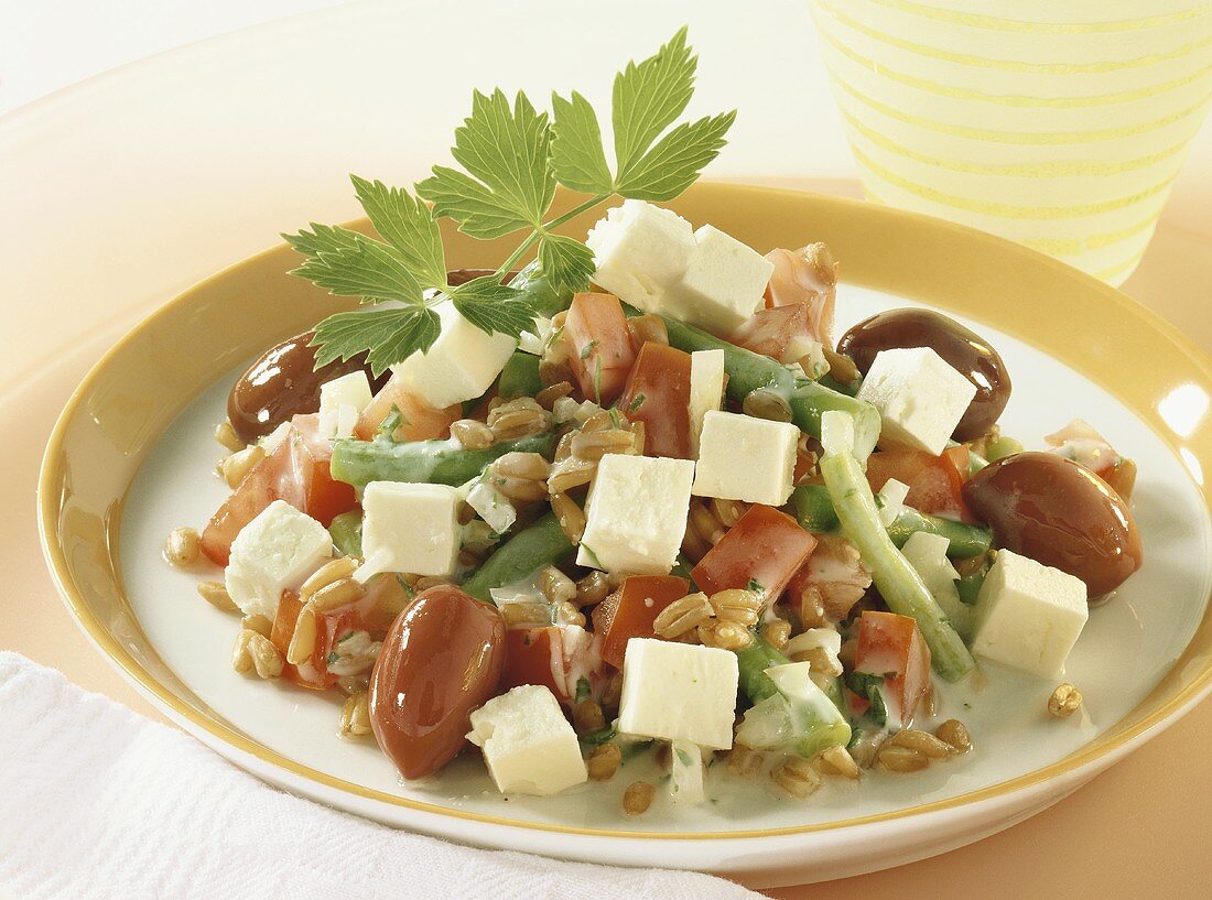 Spelt salad with beans