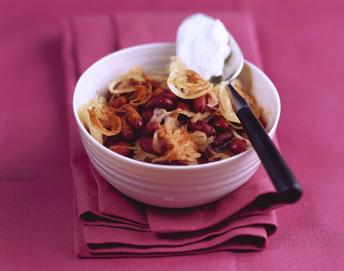 Spicy kidney beans with sauerkraut