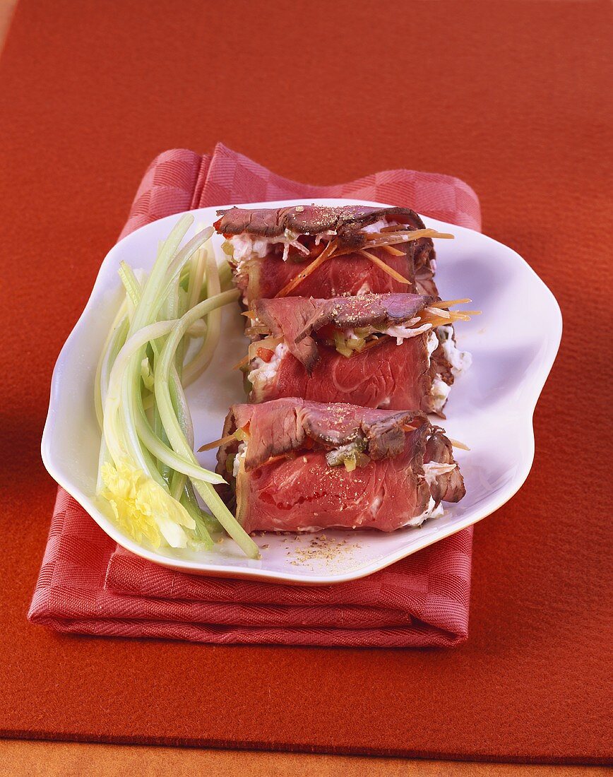Roast beef rolls with creamed carrots