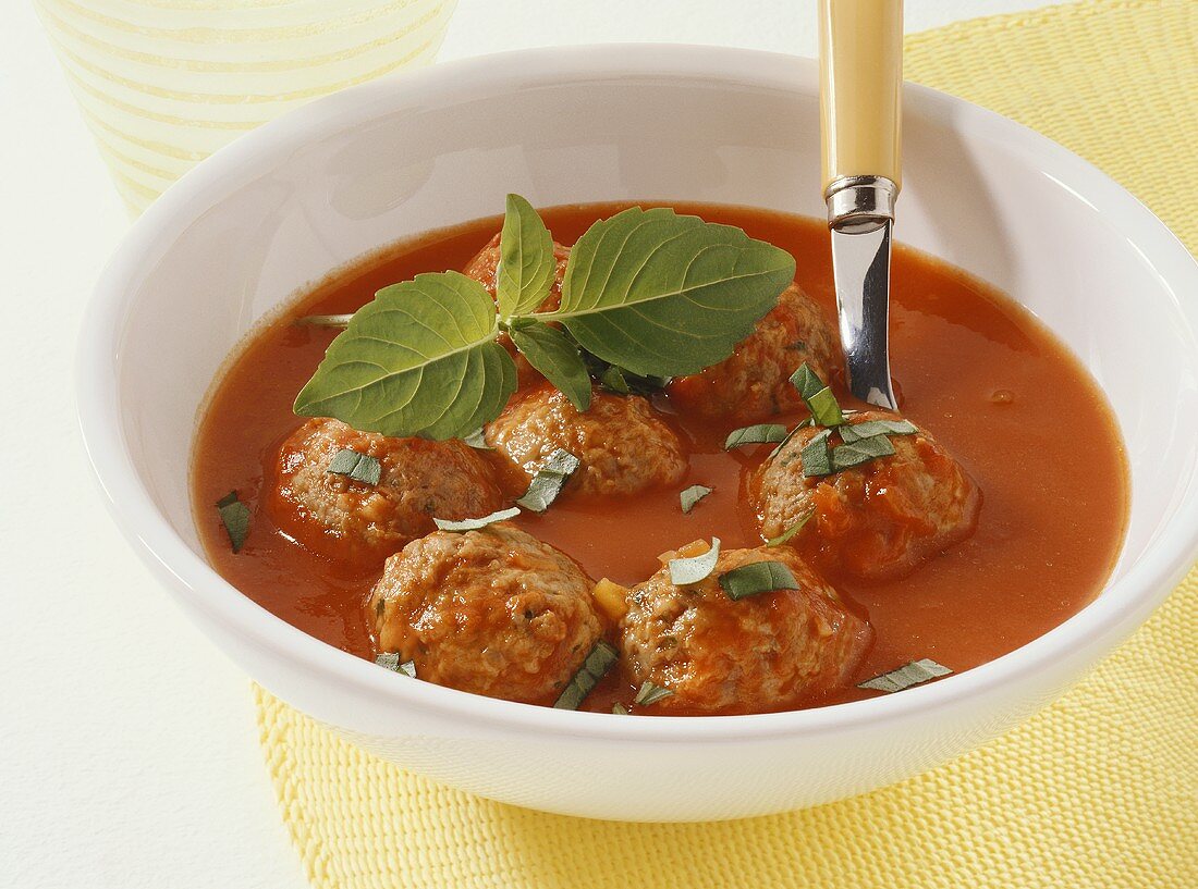 Tomato soup with meatballs