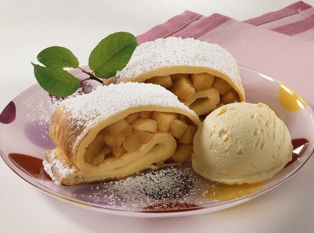 Crespelle dolci con la mela (Apfel-Pfannkuchen, Italien)