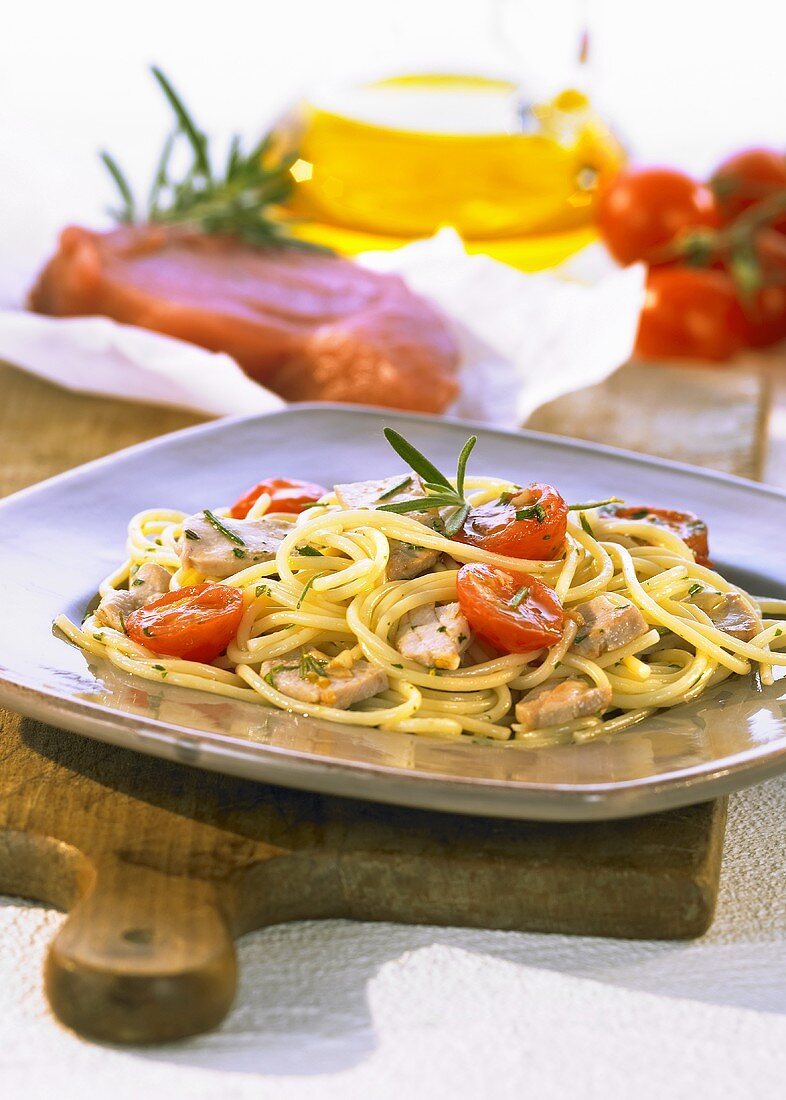 Spaghetti mit Thunfisch und Rosmarin