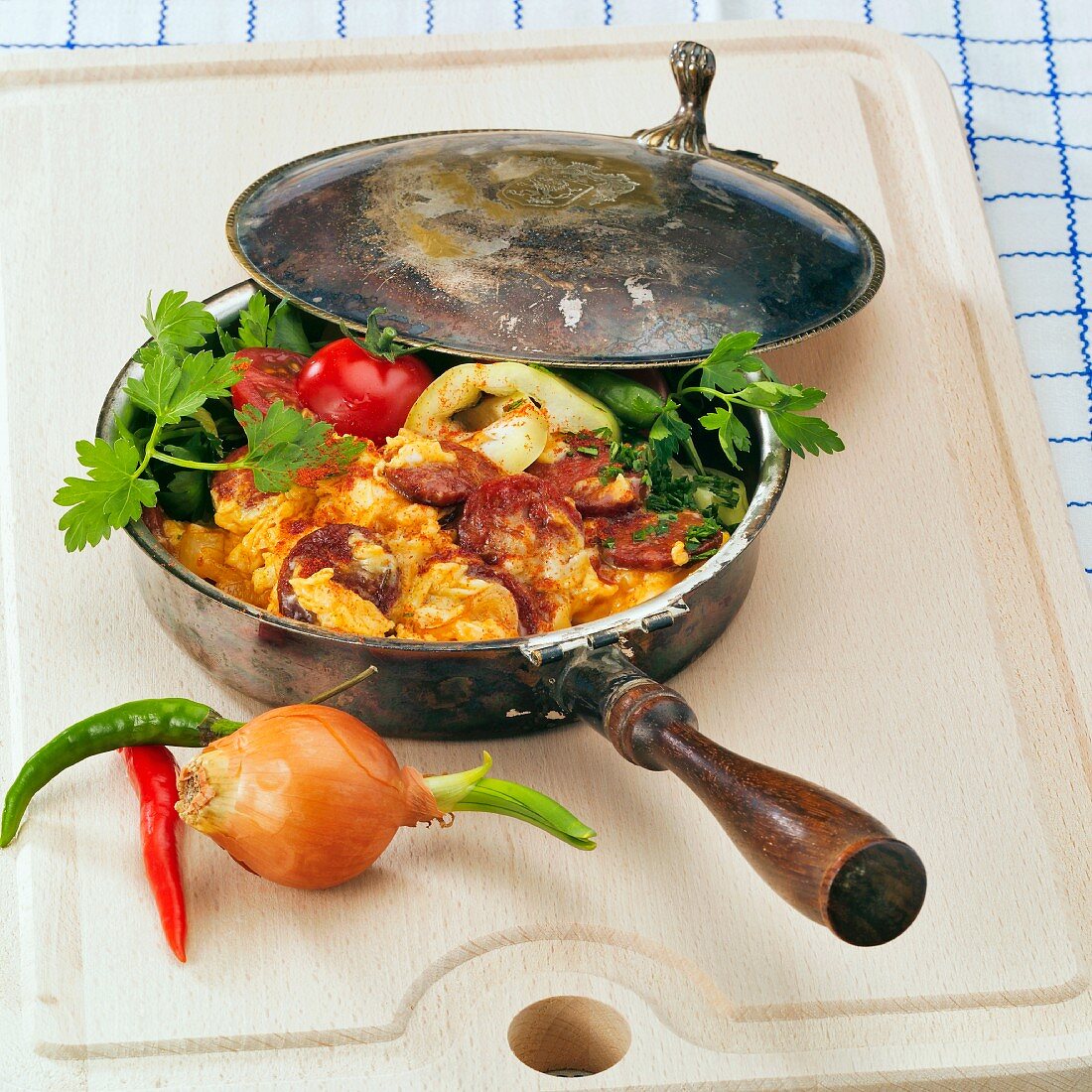 Omelette with kolbasz, peppers and tomato (Hungary)