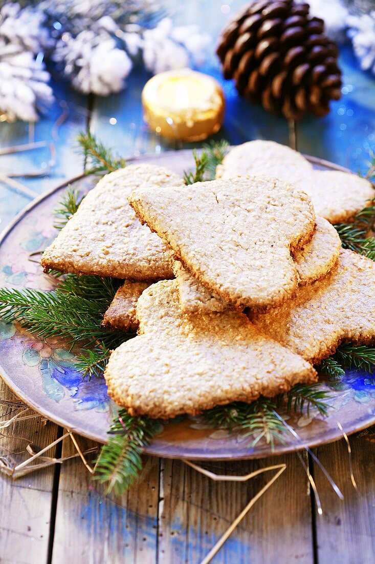 Heart-shaped honey biscuits