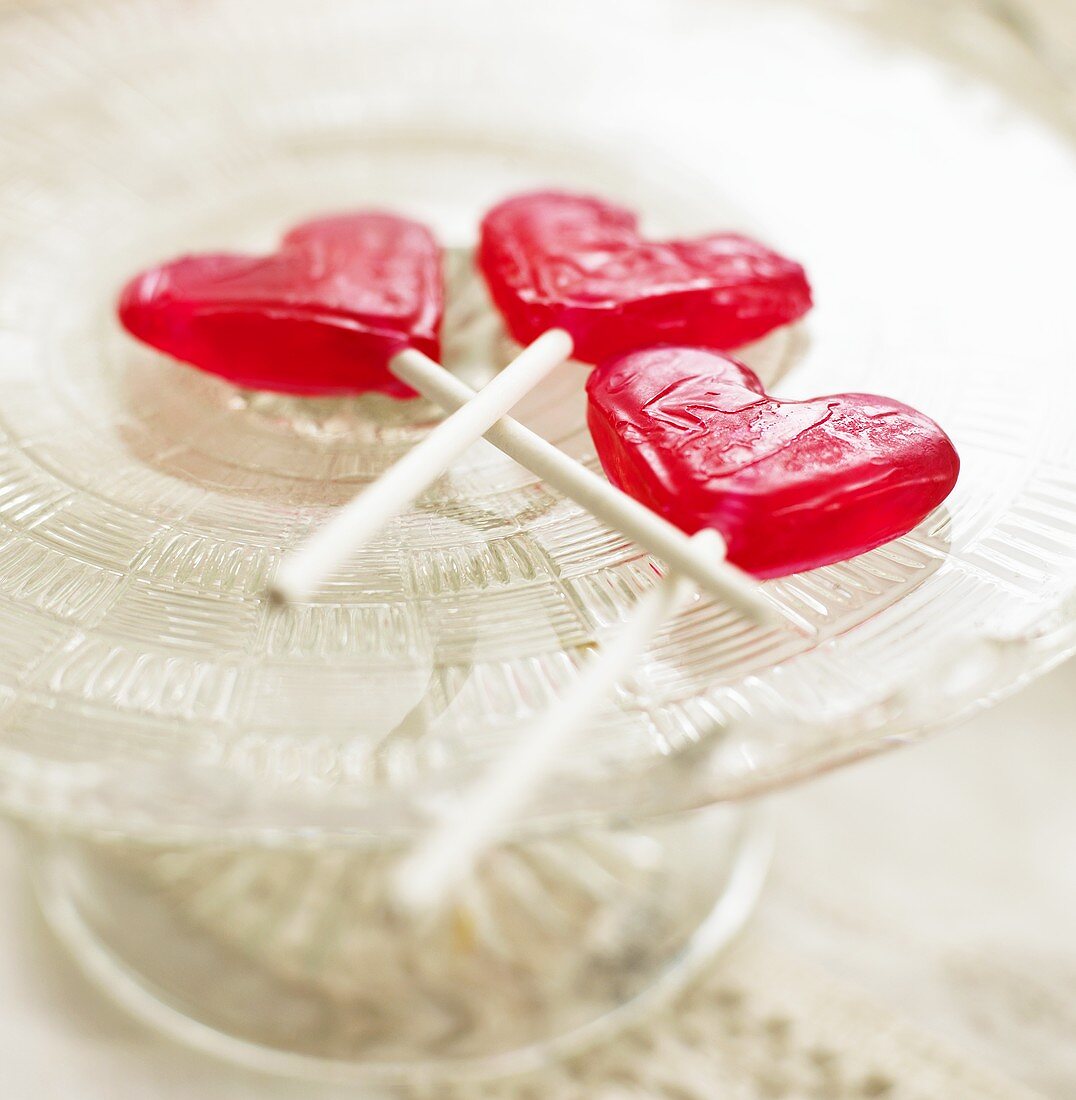 Herzförmige rote Lollies