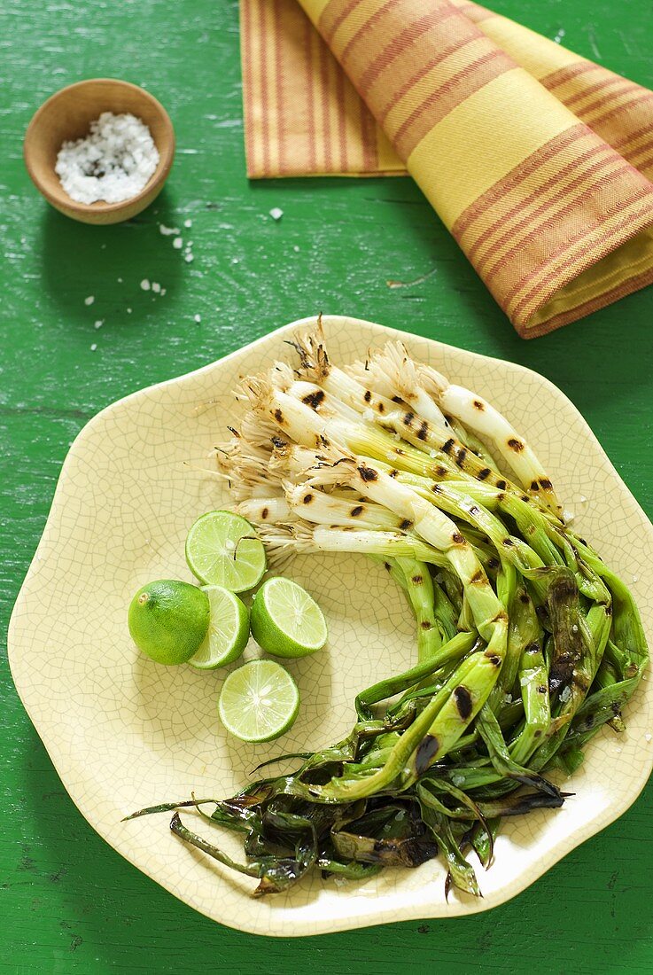 Grilled spring onions with lime and Fleur de Sel
