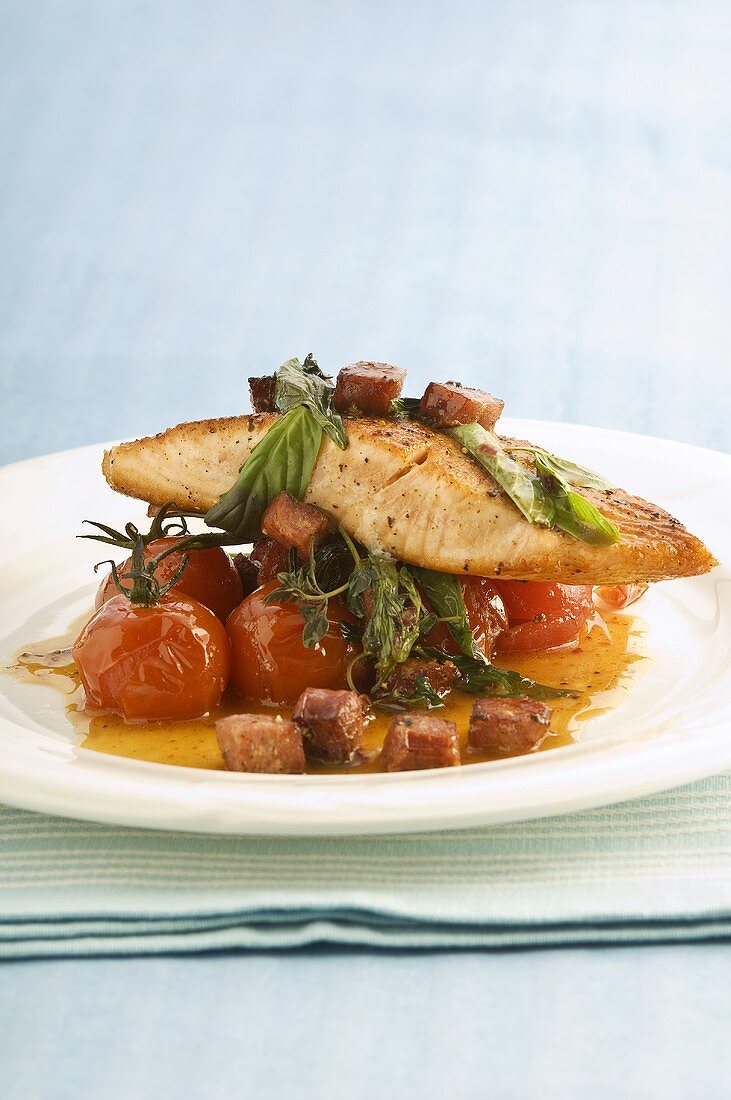 Lachsfilet mit Chorizo auf gebratenen Tomaten