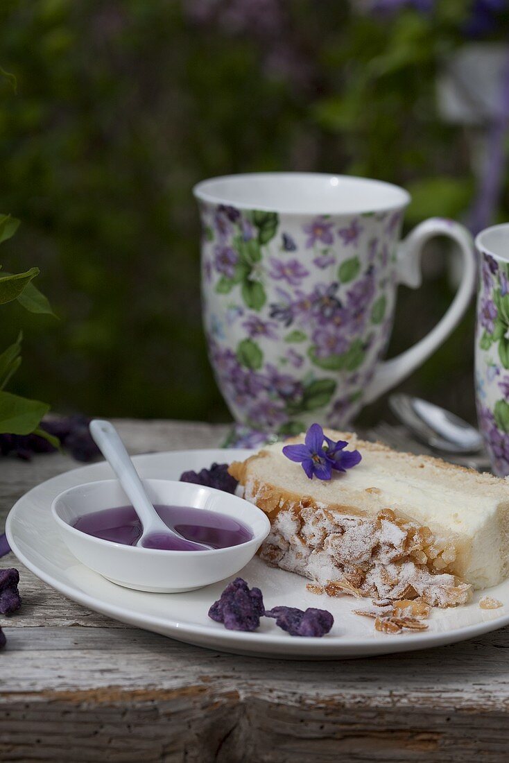 Bee-sting cake with violet syrup