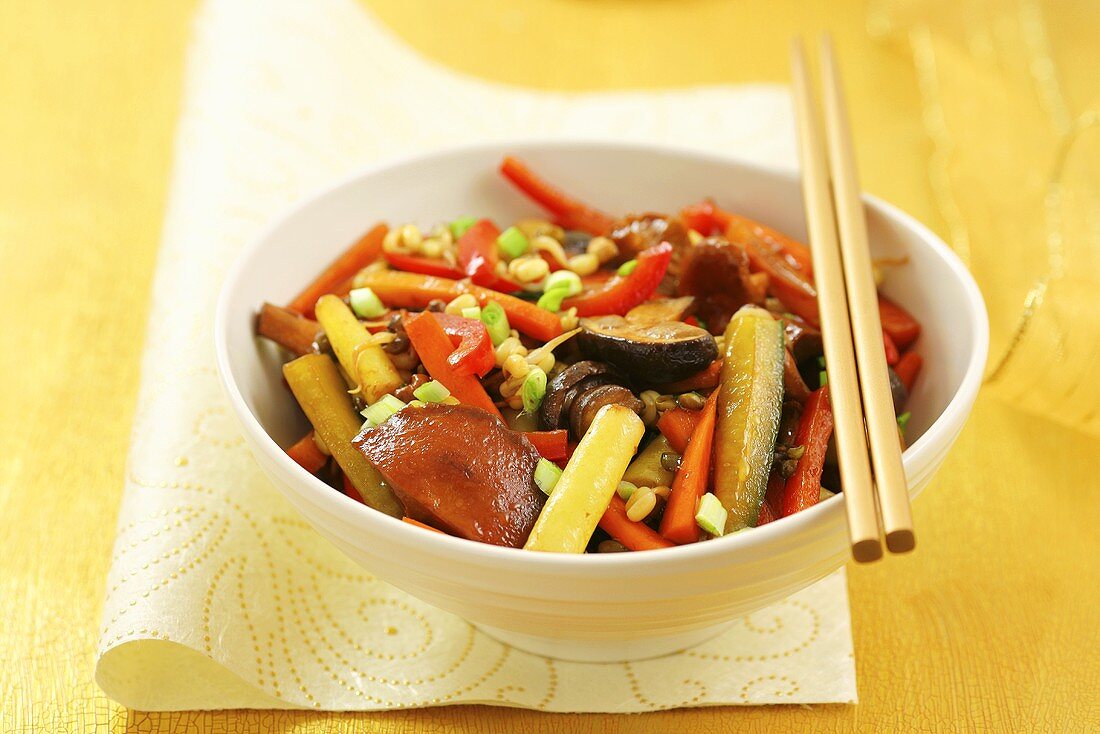 Stir-fried vegetables with mushrooms and sprouts (Asia)