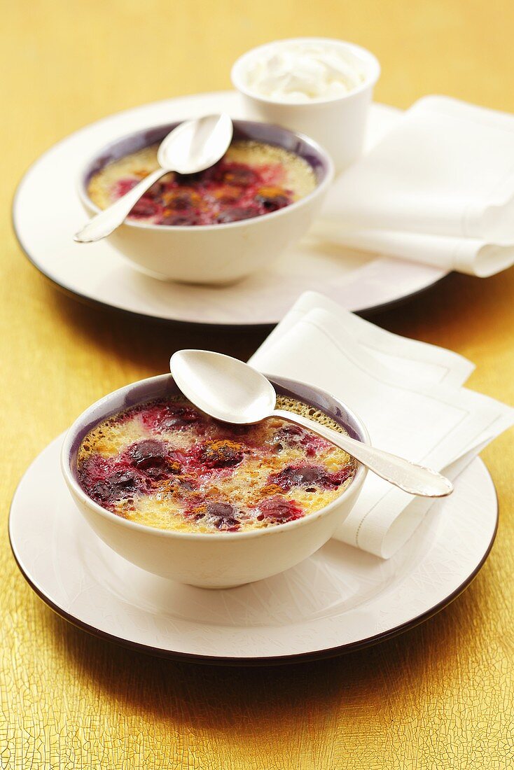 Crème brûlée with sour cherries