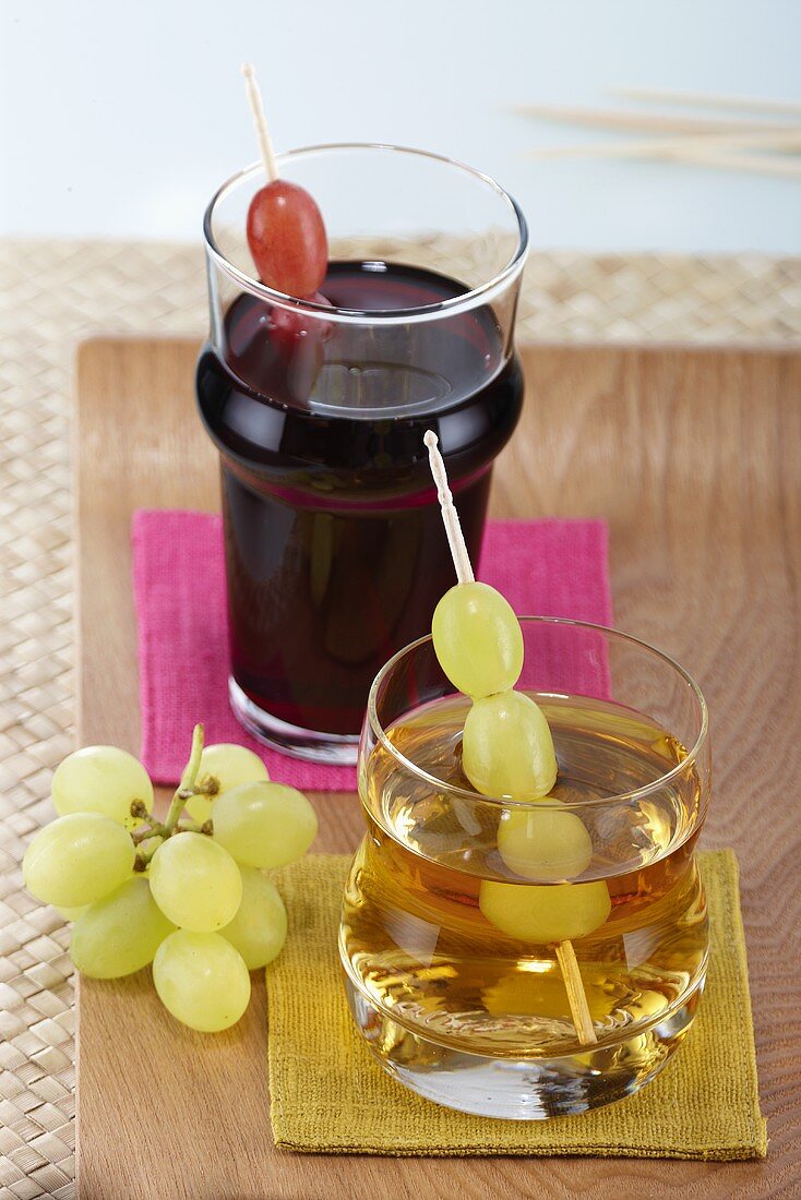 Green and red grape juice