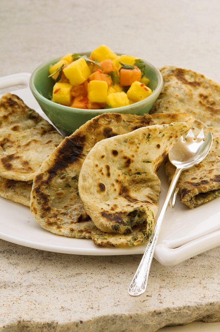 Spicy flatbread with herbs (India)