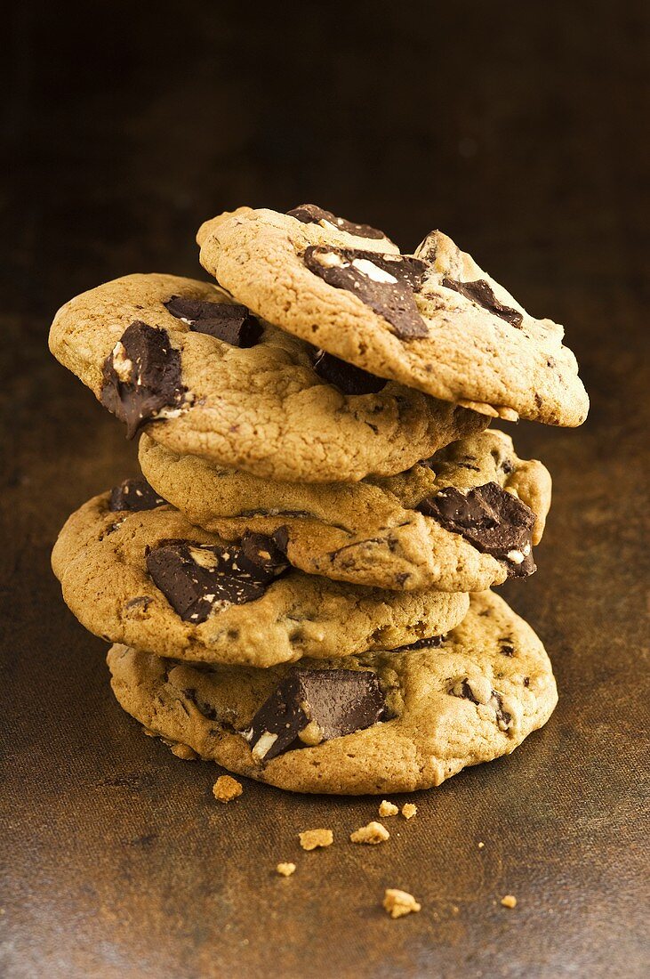 Cookies with pieces of chocolate, stacked