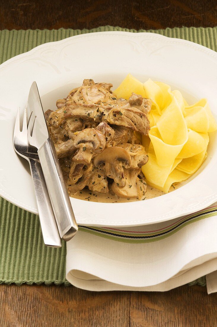 Beef Stroganoff mit Bandnudeln