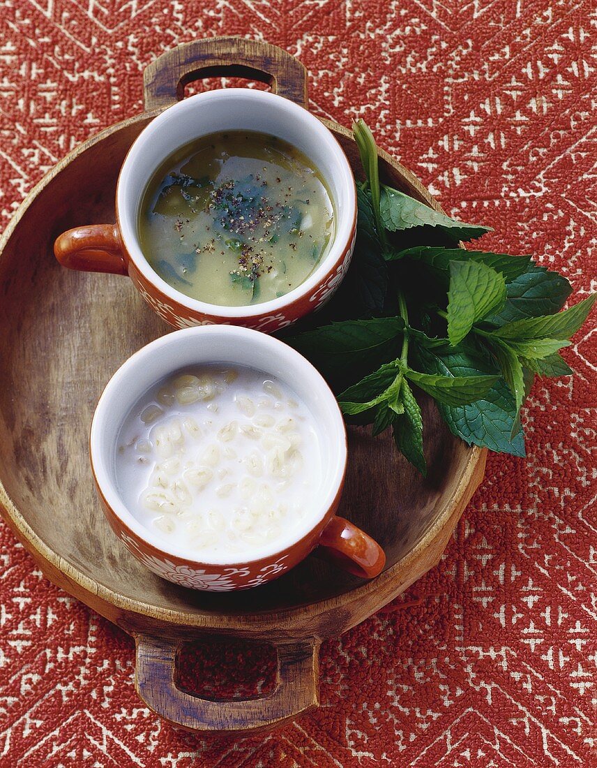 Bulgursuppe und Kräutersuppe, Marokko