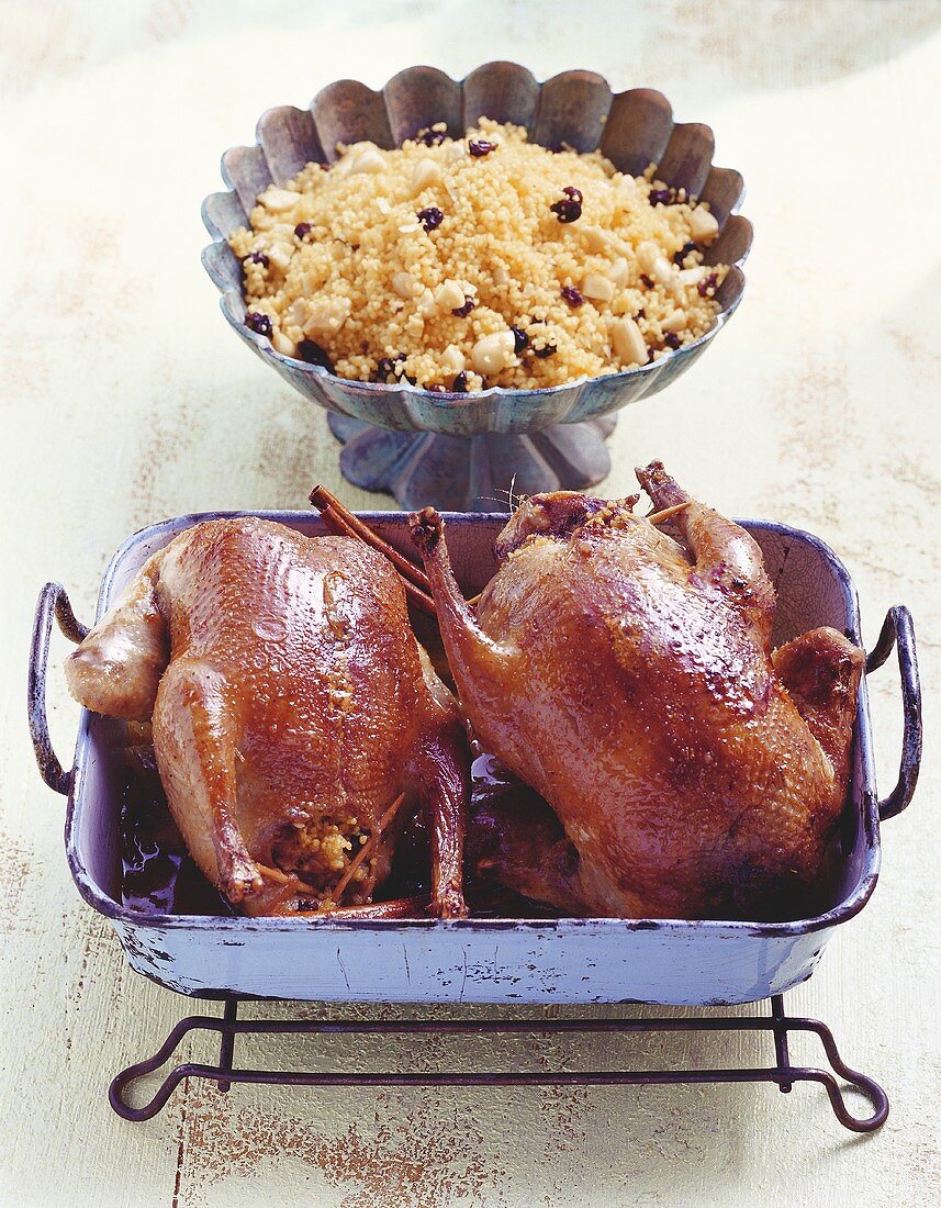 Taube mit Couscous-Mandel-Füllung