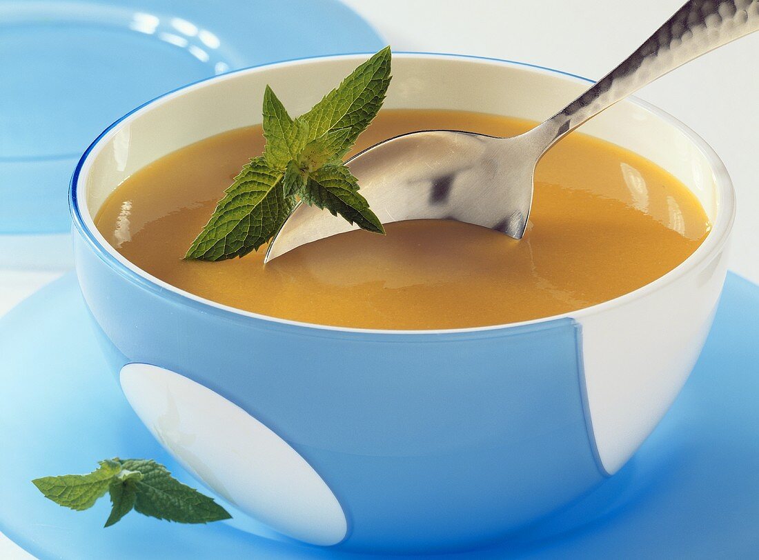 Pumpkin and pear soup with honey