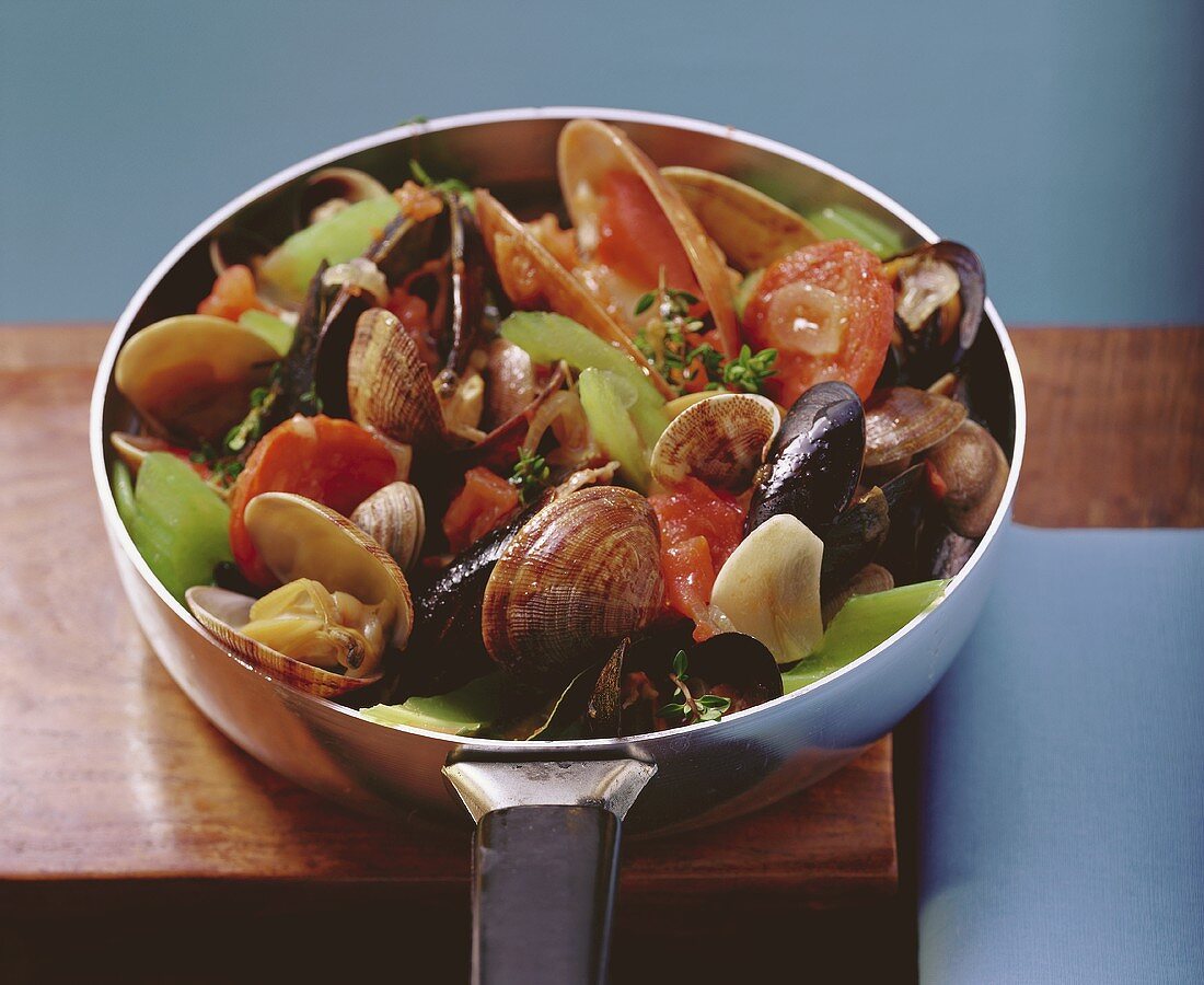 Portuguese pan-cooked shellfish dish