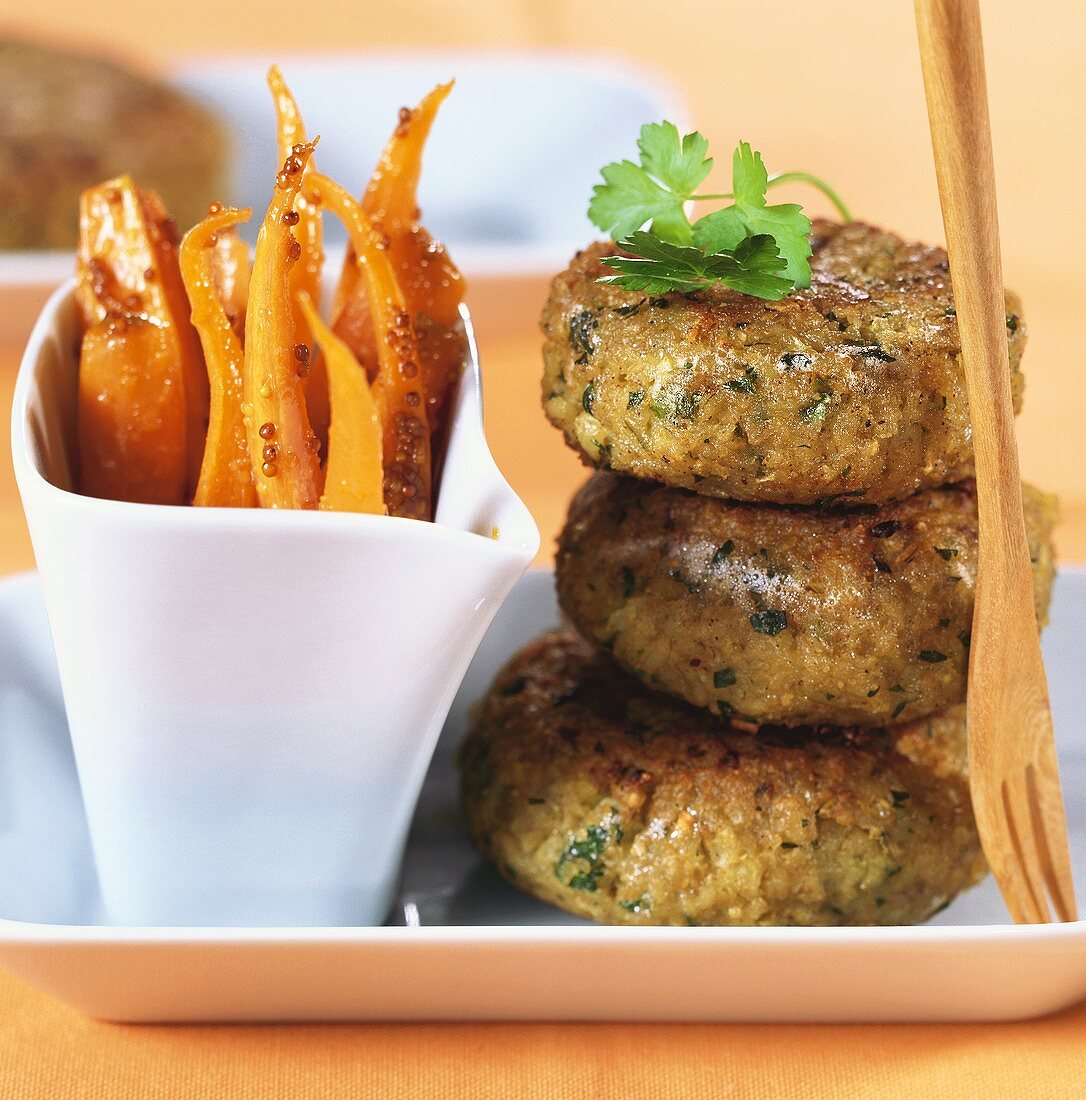 Green spelt burgers with carrots mustard