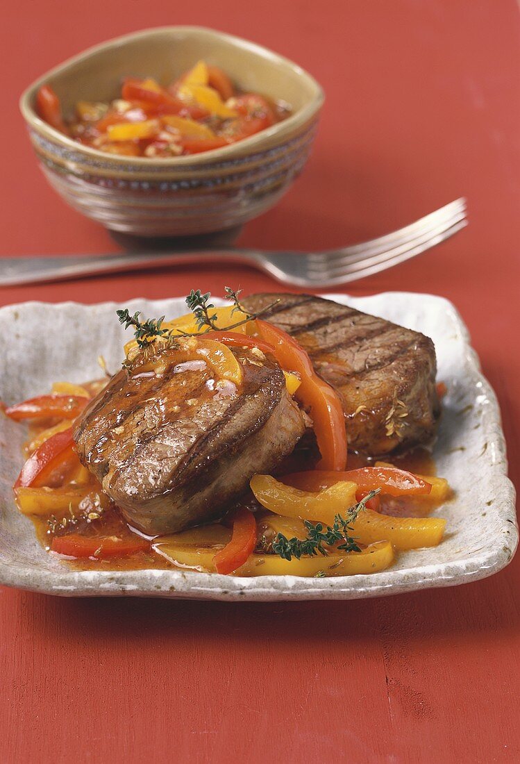 Beef fillet with pepper ragout