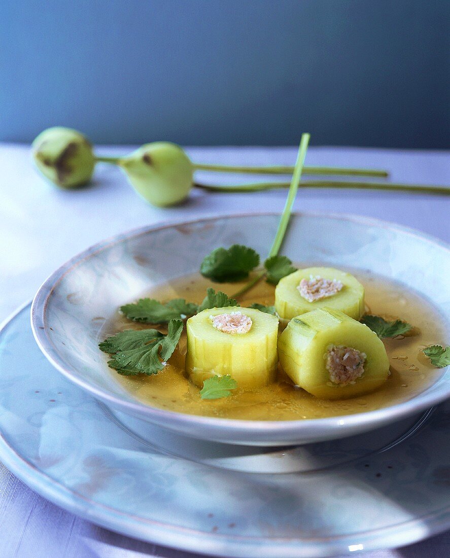 Tomjuddang (Soup with stuffed cucumbers, Thailand)