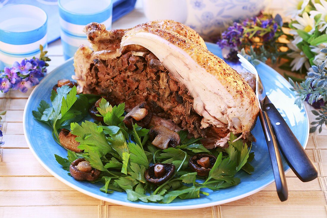 Halbiertes Hähnchen mit Pilzfüllung, Krakau