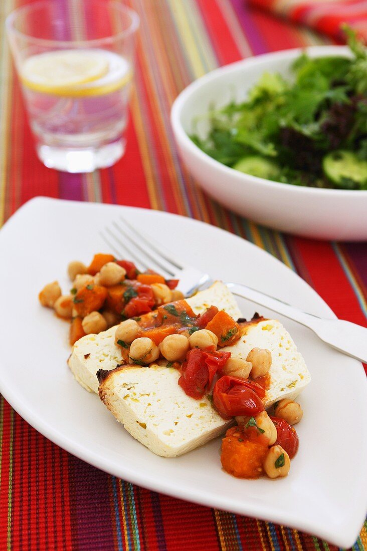 Ricotta with chick-pea and tomato salad, green salad