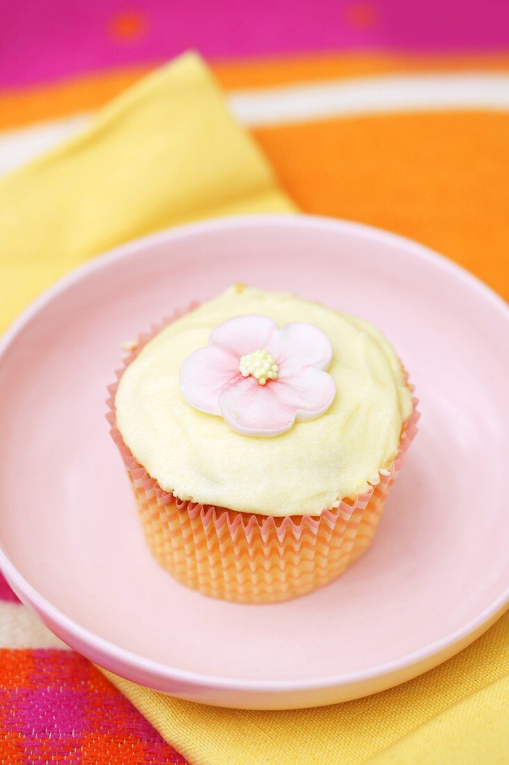 Cupcake with sugar flower