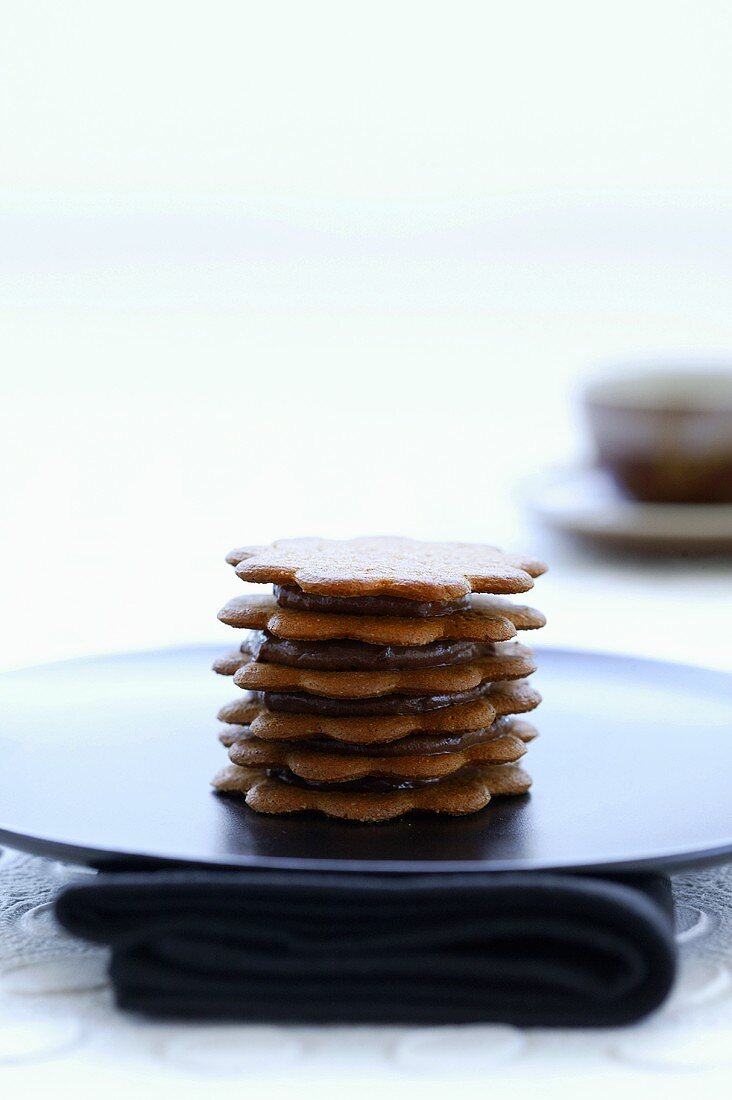 Tower of ginger biscuits with chocolate cream