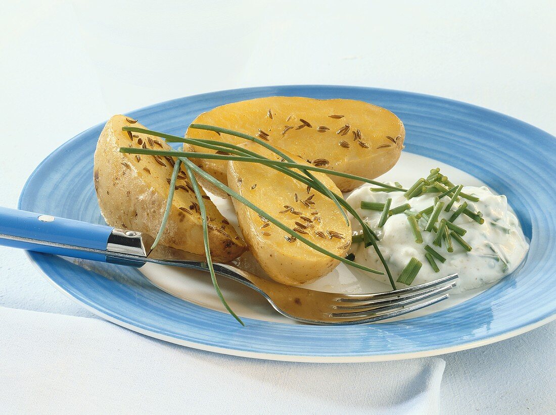 Caraway potatoes with quark, cooked in Römertopf