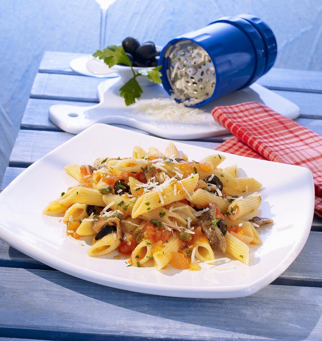 Penne alla pizzaiola (with garlic, anchovies, olives, capers)