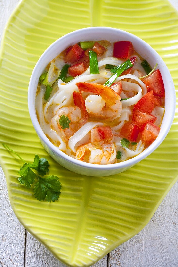 Garnelensuppe mit Reisnudeln und Gemüse (China)