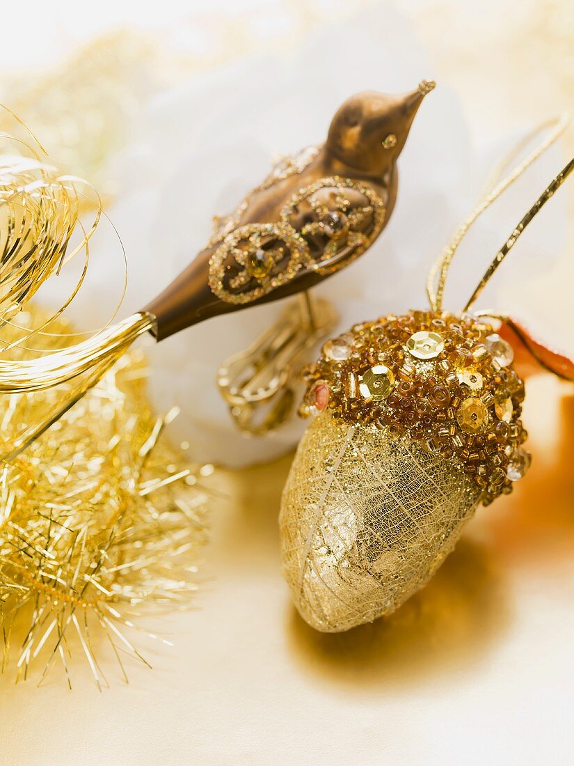 Goldfarbener Christbaumschmuck