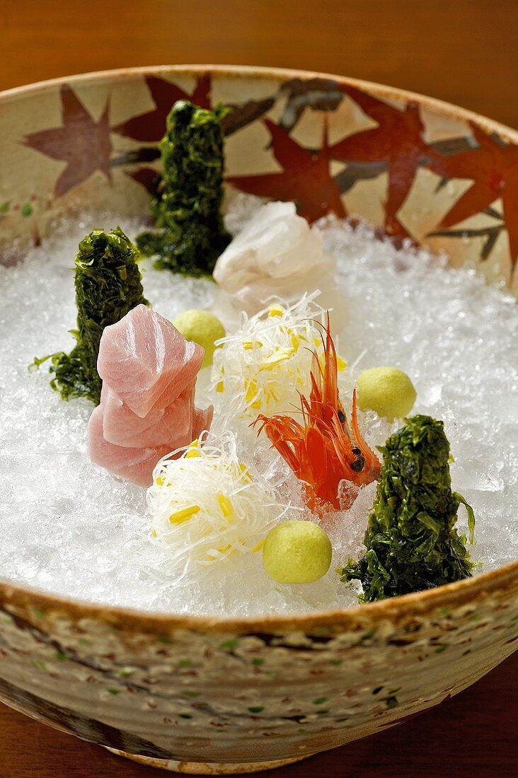 Sashimi mit Spinat (Japan)
