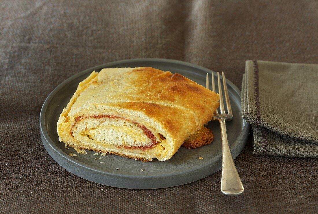 Käseroulade mit Salami