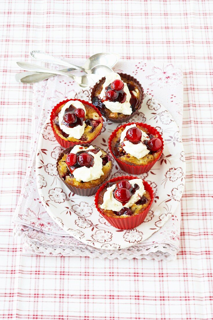 Cranberry and cashew cupcakes